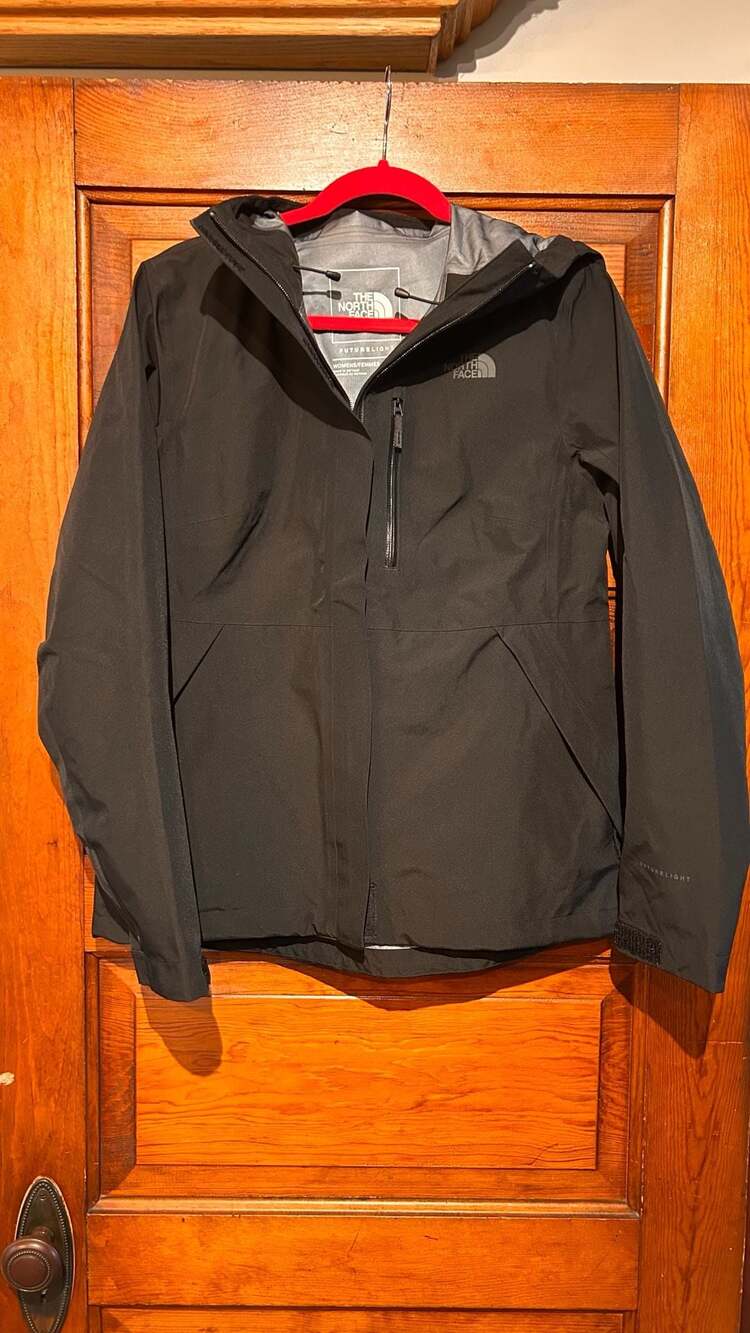 The North Face Futurelight Women's Rain Jacket Black Size M